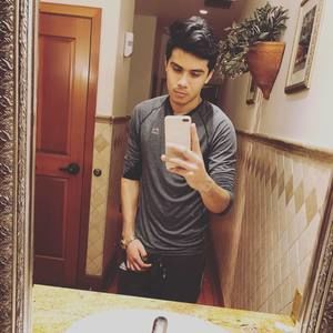 Meet your Posher, Hector hugo